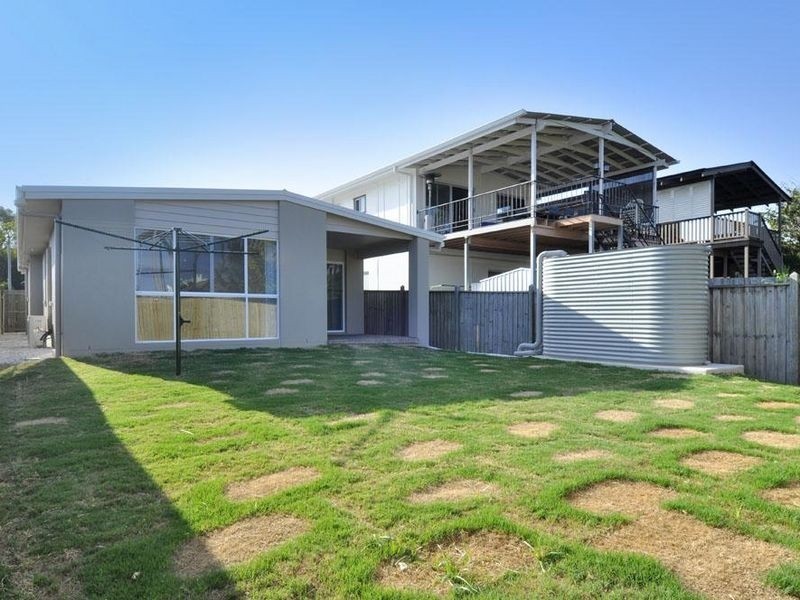 11 Sydney Street, Labrador QLD 4215