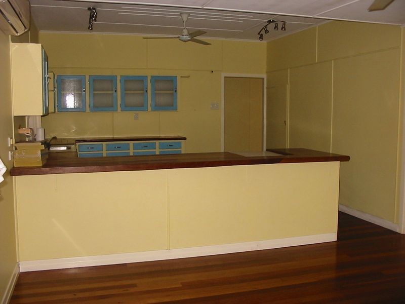 6 Kerr Avenue, Southport QLD 4215