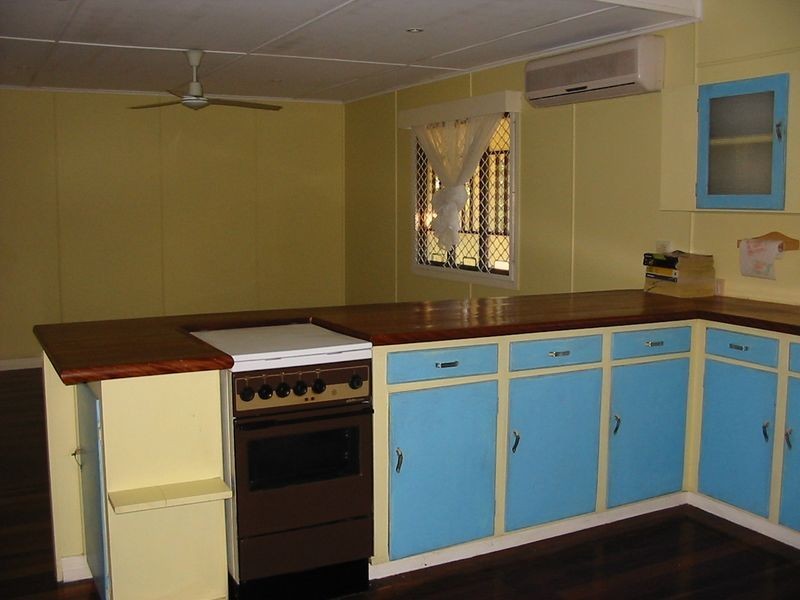 6 Kerr Avenue, Southport QLD 4215