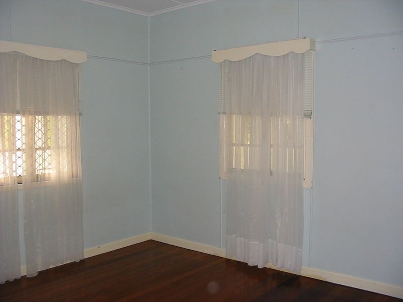 6 Kerr Avenue, Southport QLD 4215