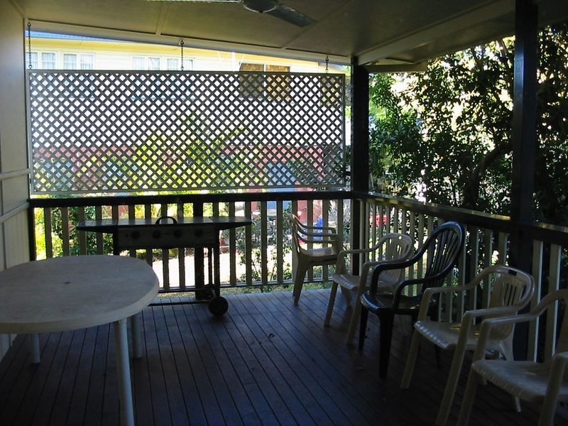 6 Kerr Avenue, Southport QLD 4215