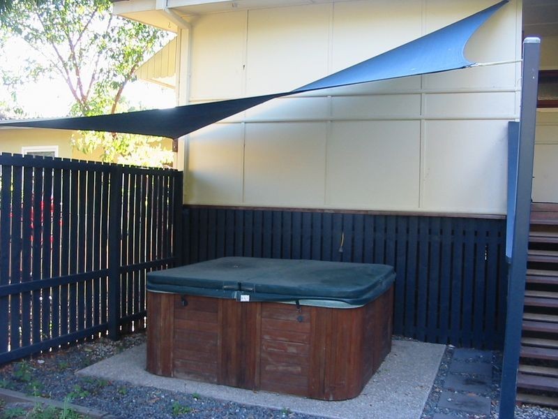 6 Kerr Avenue, Southport QLD 4215