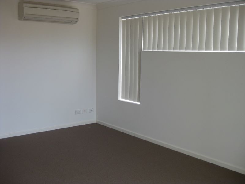 4/7 Phillip Street, Labrador QLD 4215