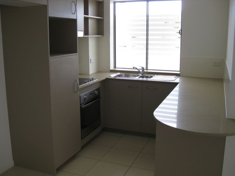 4/7 Phillip Street, Labrador QLD 4215