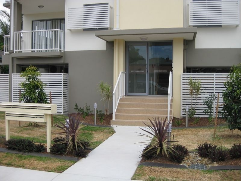 4/7 Phillip Street, Labrador QLD 4215