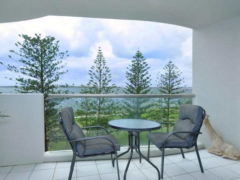 12/204 Marine Parade, Labrador QLD 4215