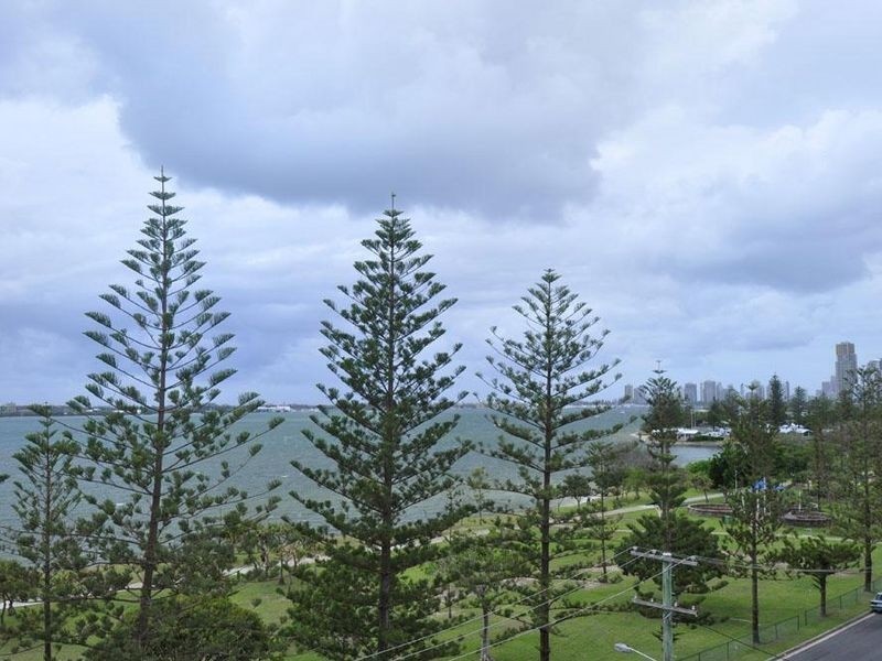 12/204 Marine Parade, Labrador QLD 4215