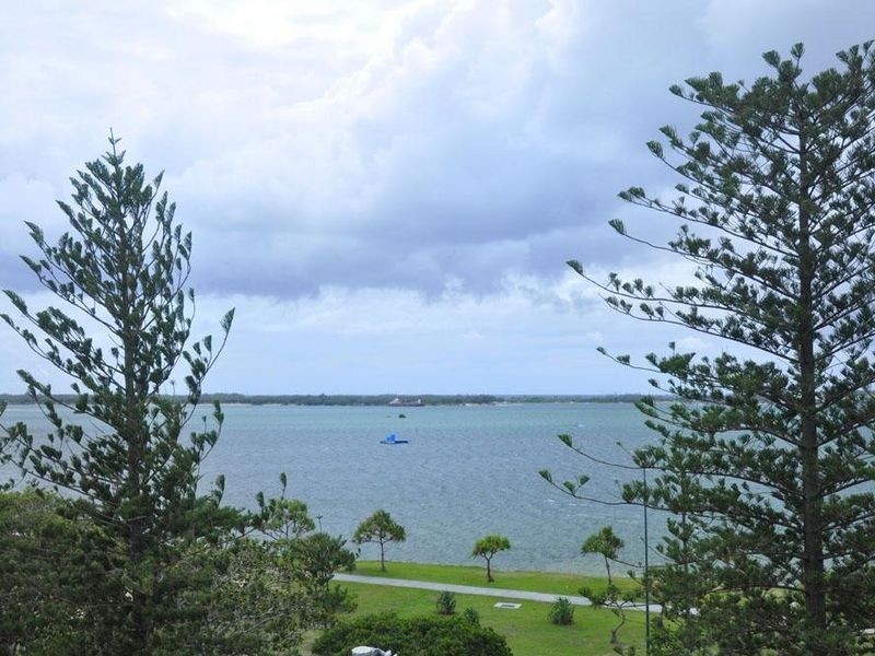 12/204 Marine Parade, Labrador QLD 4215
