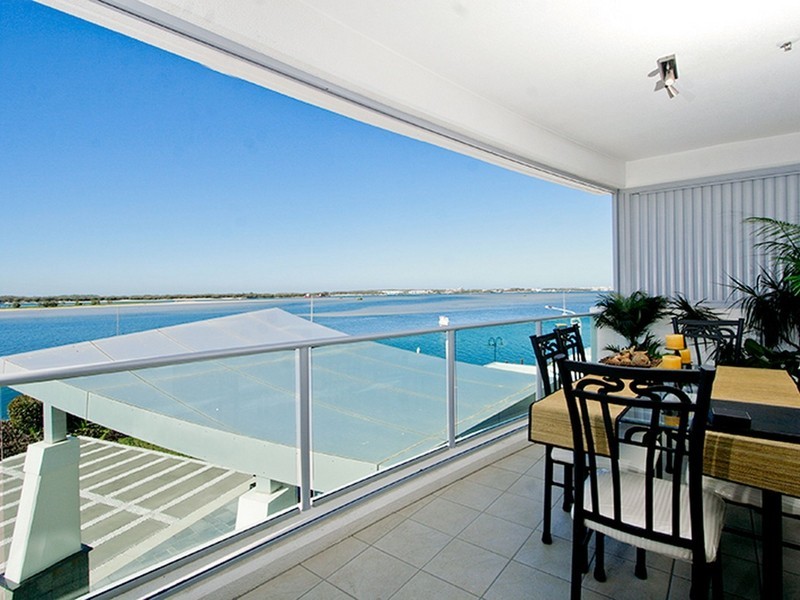 303/300 Marine Parade, Labrador QLD 4215