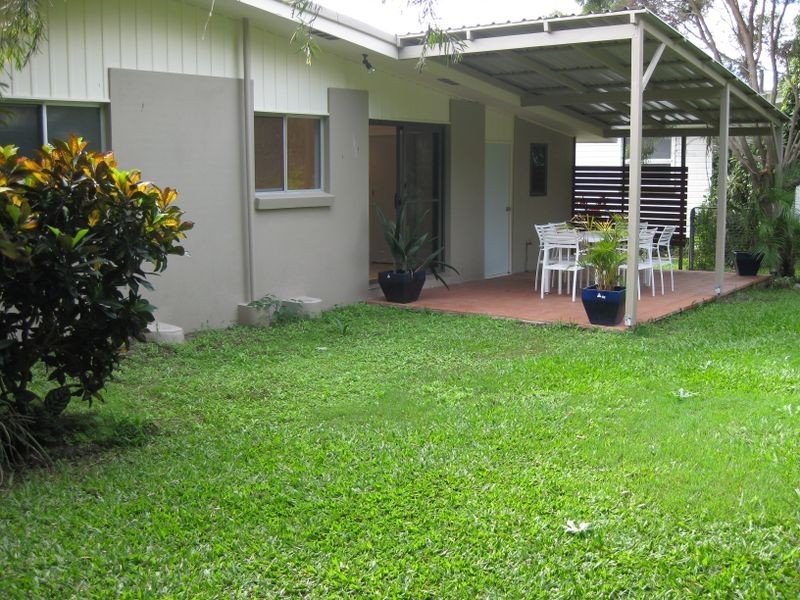 8 Goss Avenue, Labrador QLD 4215