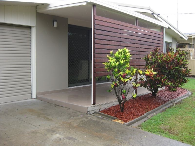 8 Goss Avenue, Labrador QLD 4215