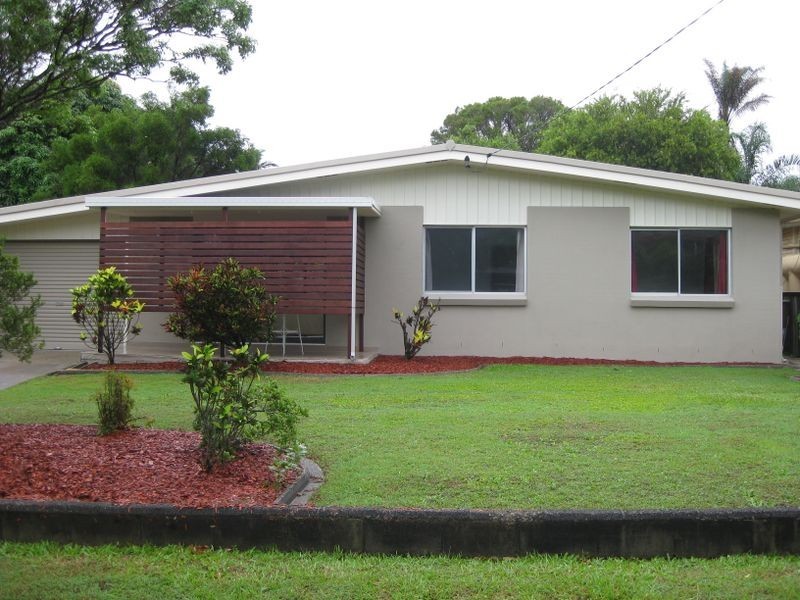 8 Goss Avenue, Labrador QLD 4215