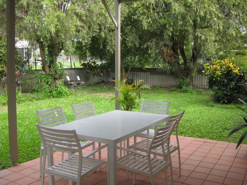 8 Goss Avenue, Labrador QLD 4215