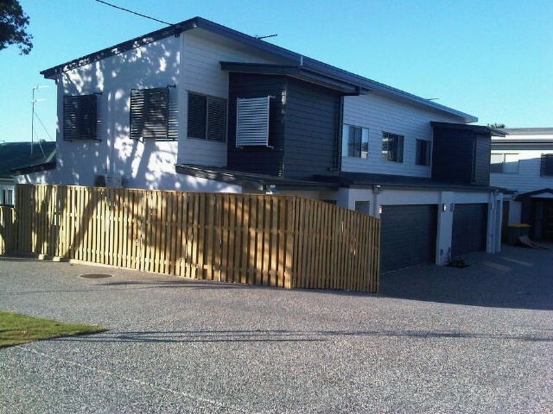 1/8 Fourth Avenue, Labrador QLD 4215