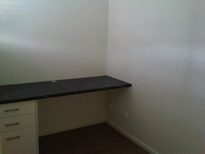 1/8 Fourth Avenue, Labrador QLD 4215