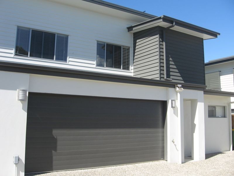 2/8 Fourth Avenue, Labrador QLD 4215