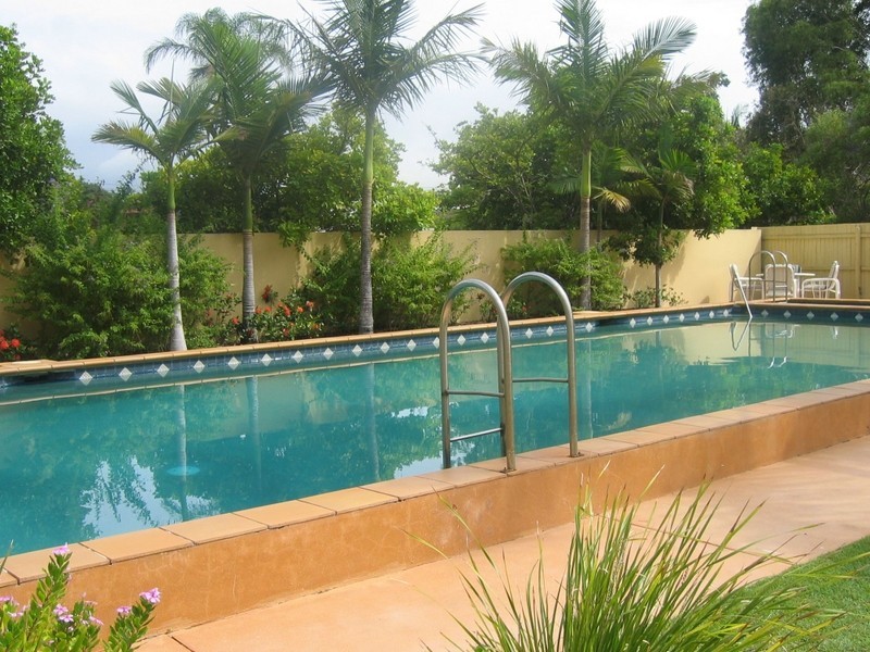 4/125 Frank Street, Labrador QLD 4215