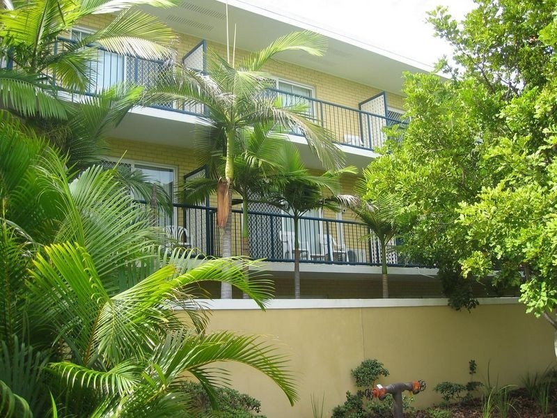 4/125 Frank Street, Labrador QLD 4215