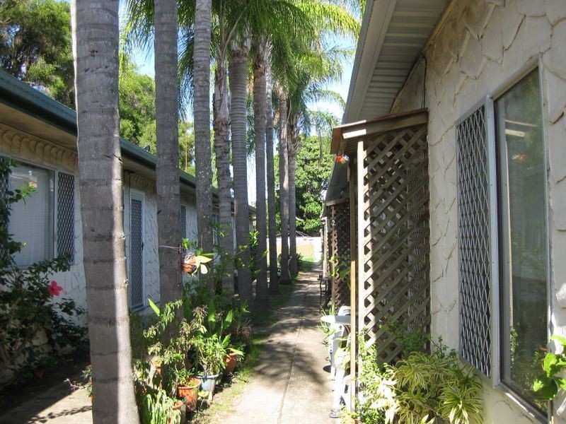 2/5 Proud Street, Labrador QLD 4215