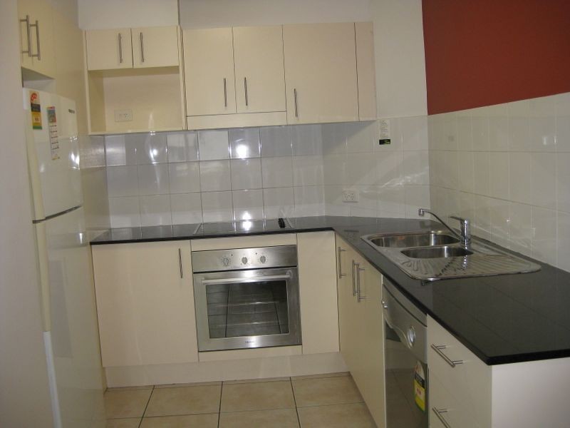 6/97 Muir Street, Labrador QLD 4215