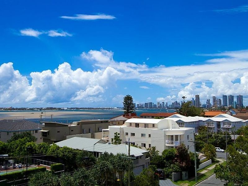 10 Imperial Parade, Labrador QLD 4215