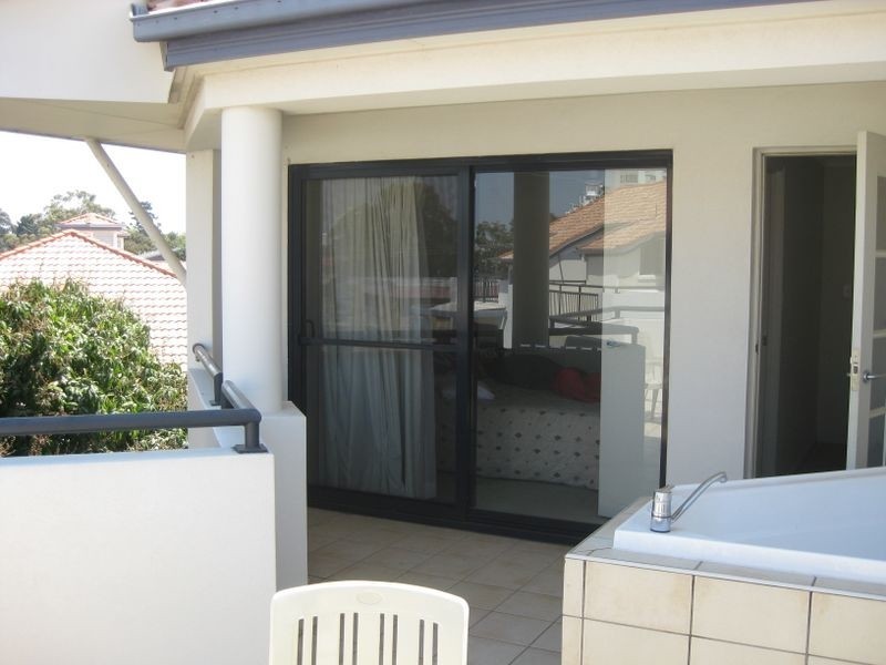 301/392 Marine Parade, Labrador QLD 4215