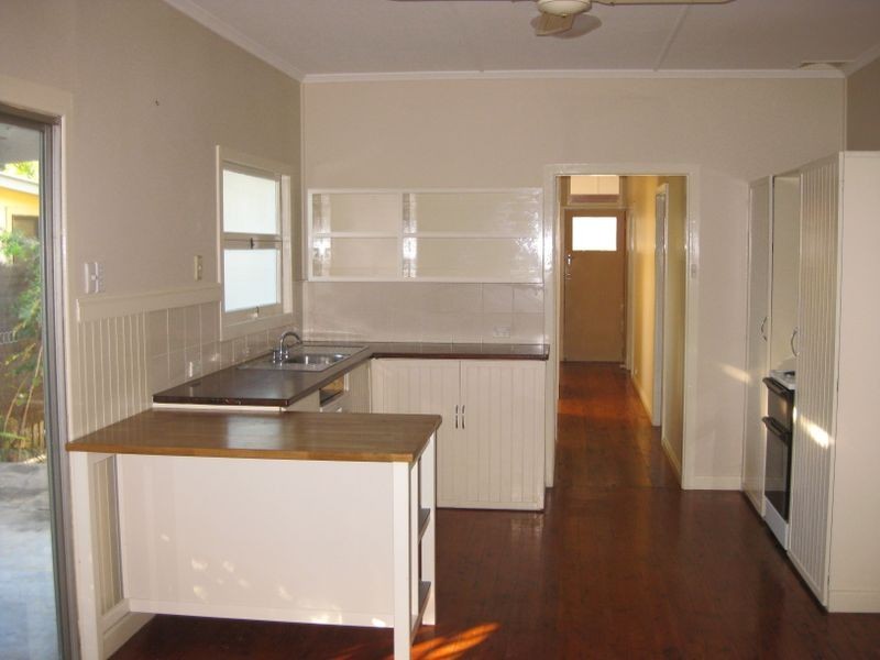 5 Kerr Avenue, Southport QLD 4215