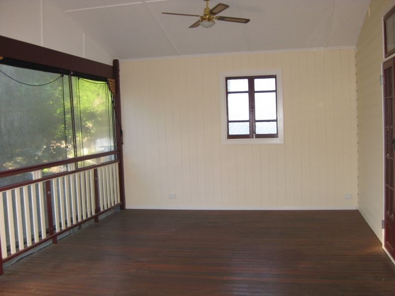 5 Kerr Avenue, Southport QLD 4215