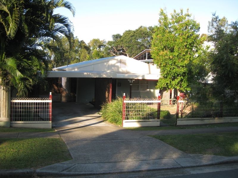 5 Kerr Avenue, Southport QLD 4215