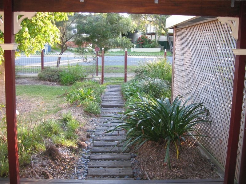5 Kerr Avenue, Southport QLD 4215
