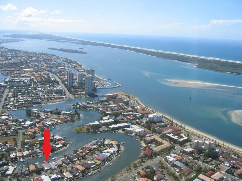 15 Vaggelas Crescent, Biggera Waters QLD 4216