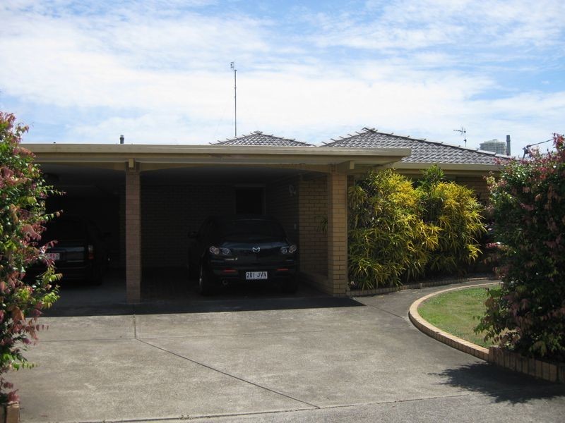 15 Vaggelas Crescent, Biggera Waters QLD 4216