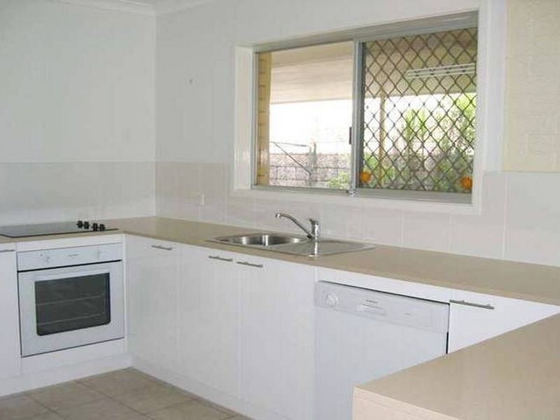 15 Vaggelas Crescent, Biggera Waters QLD 4216