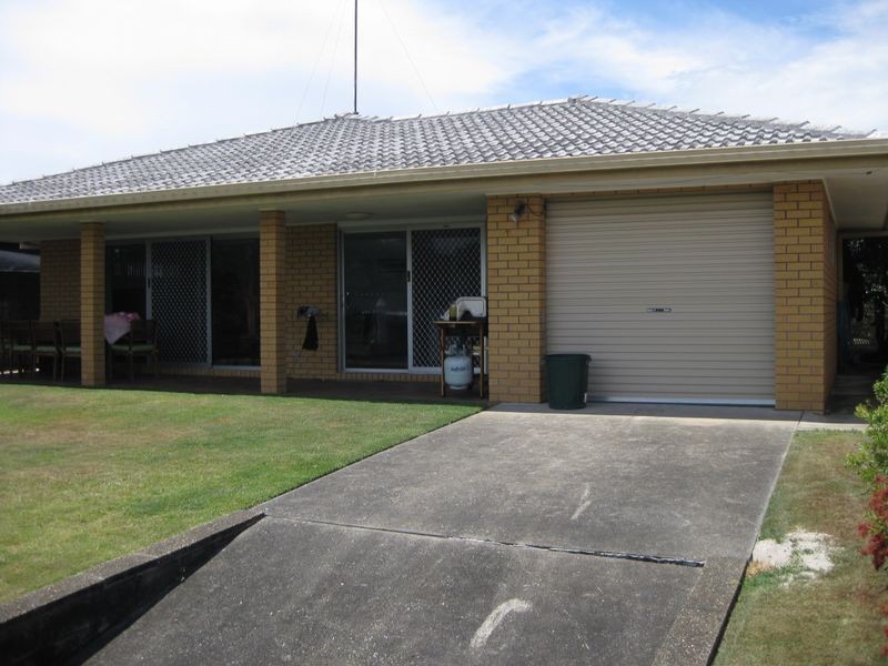 15 Vaggelas Crescent, Biggera Waters QLD 4216