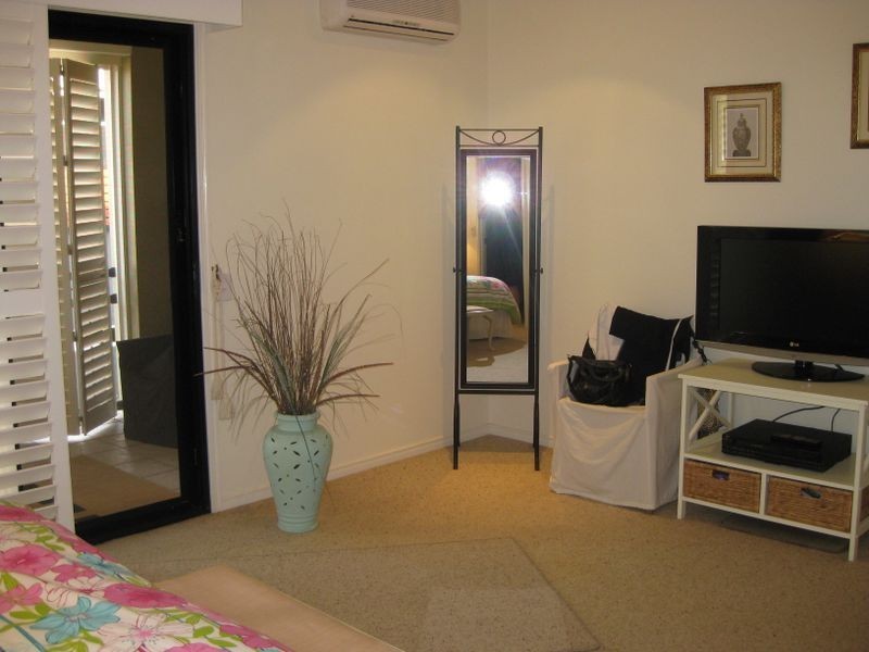 1/281 Bayview Street, Hollywell QLD 4216