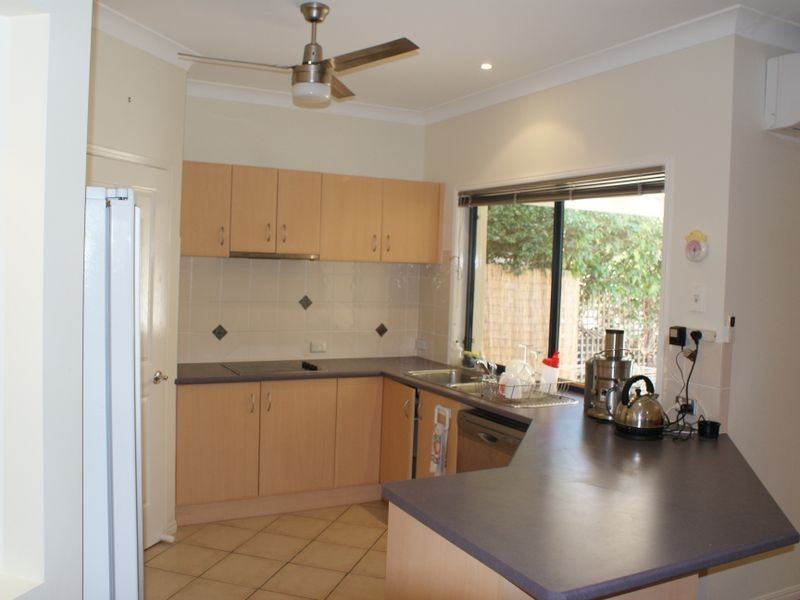 8 Broadwater Street, Runaway Bay QLD 4216