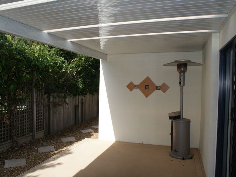 8 Broadwater Street, Runaway Bay QLD 4216