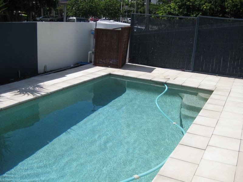 8 Broadwater Street, Runaway Bay QLD 4216