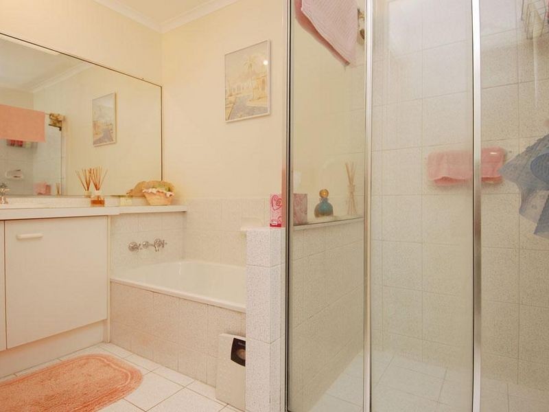 8/17 McMillan Street, Labrador QLD 4215