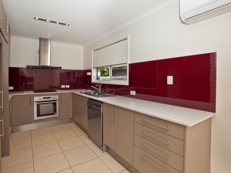 272 Government Road, Labrador QLD 4215