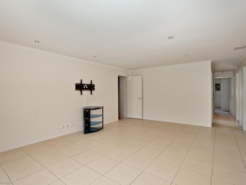 272 Government Road, Labrador QLD 4215