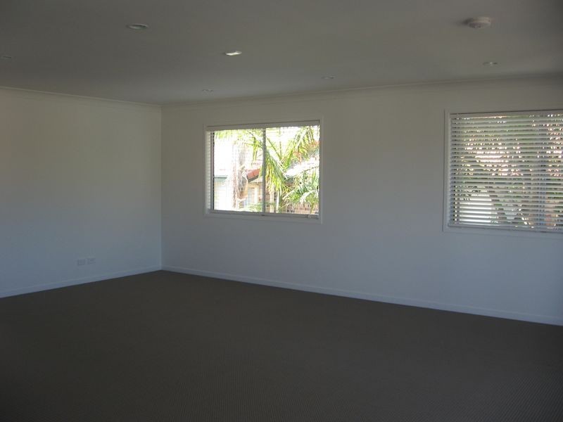 3 Brookside Road, Labrador QLD 4215