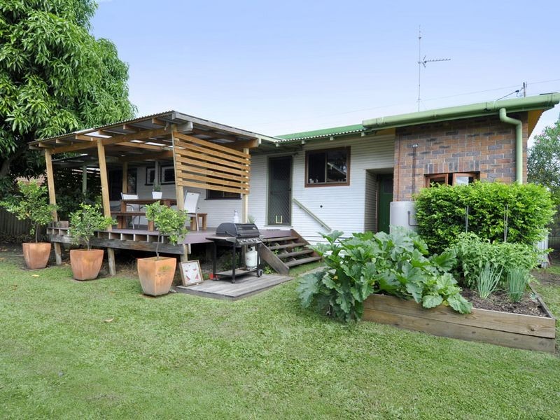 69 Broad Street, Labrador QLD 4215
