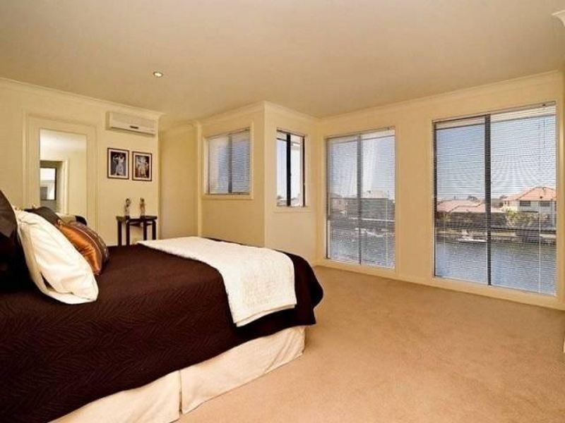 17 Sabrina Avenue, Hope Island QLD 4212