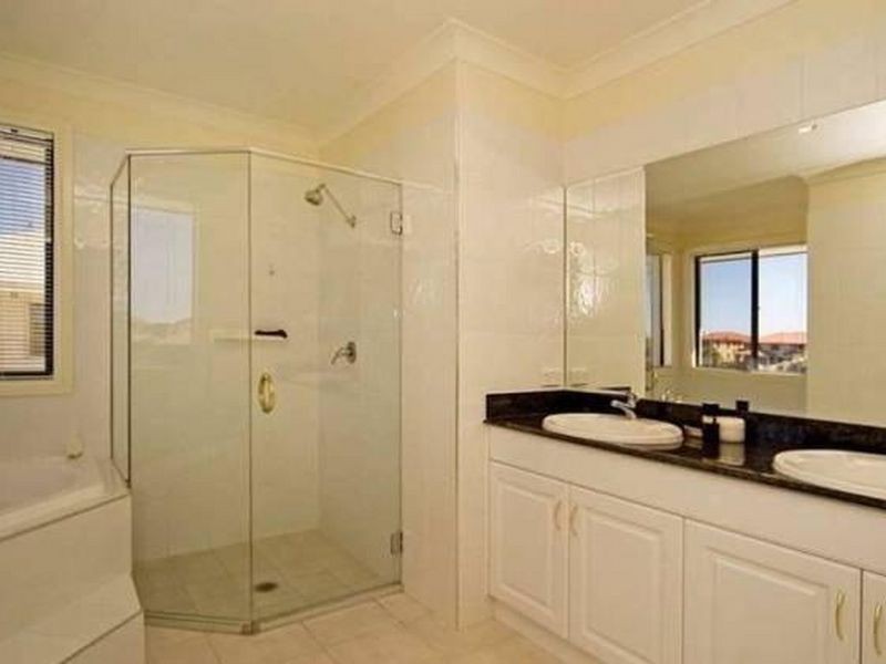 17 Sabrina Avenue, Hope Island QLD 4212