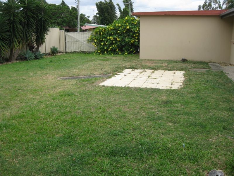1 The Glade, Labrador QLD 4215
