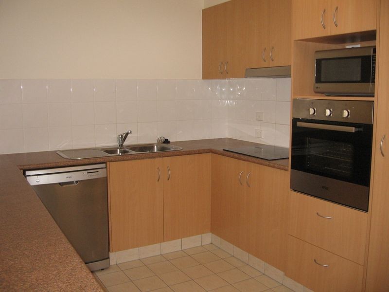 6/4-6 Proud Street, Labrador QLD 4215