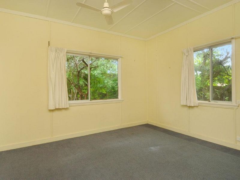 117 Turpin Road, Labrador QLD 4215