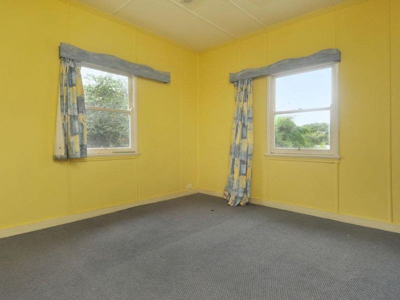 117 Turpin Road, Labrador QLD 4215
