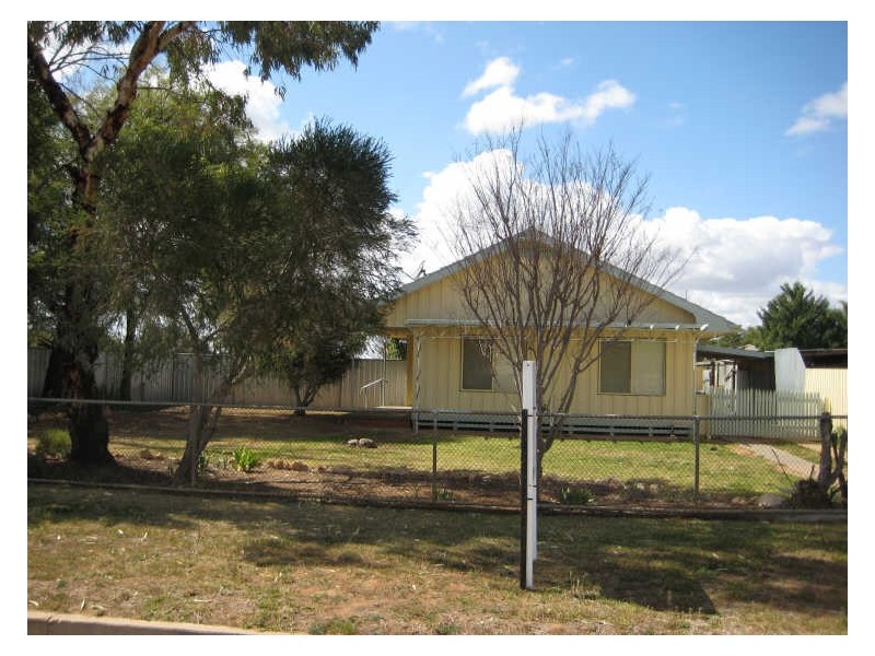20 Friel Street, Buronga NSW 2739